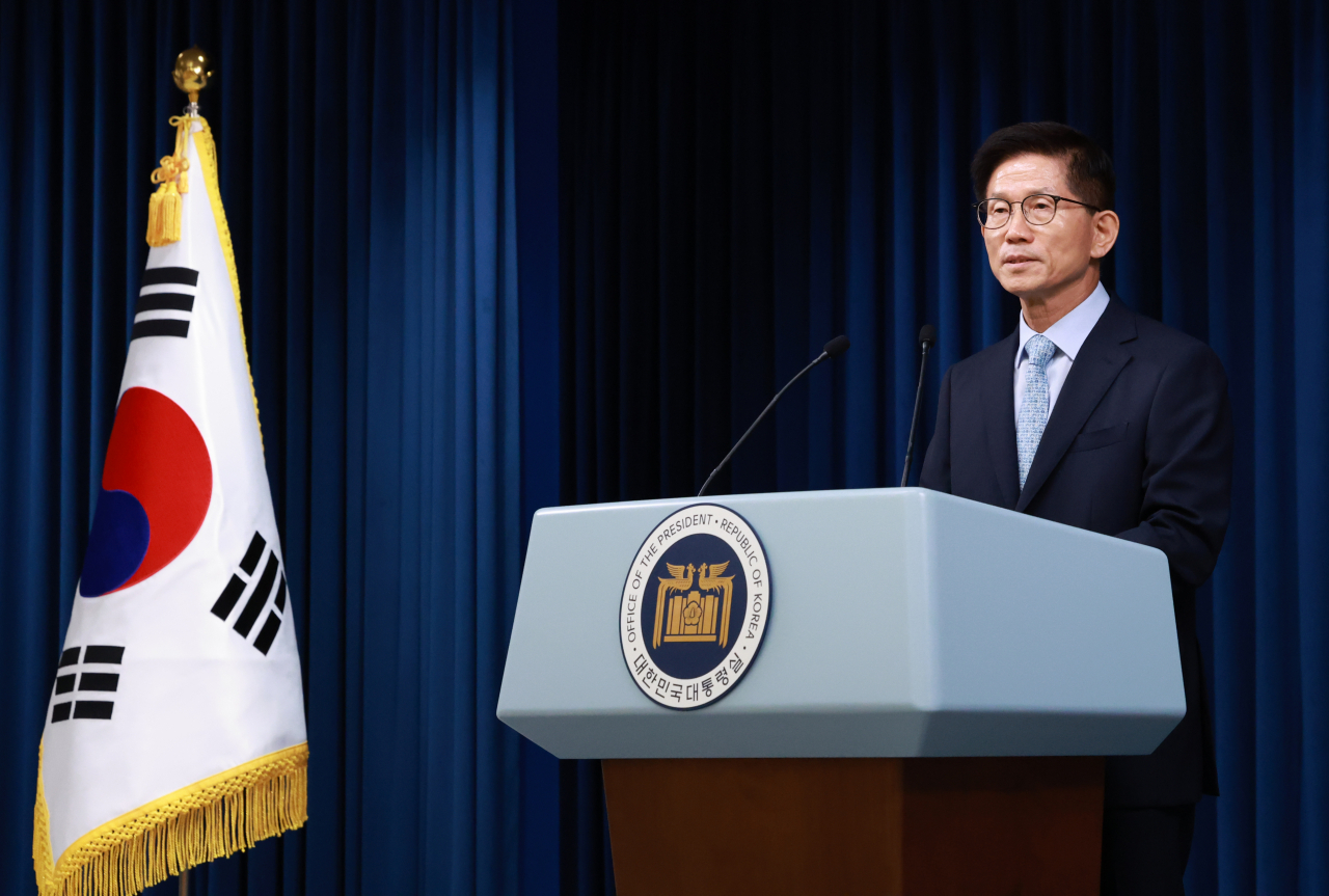 Kim Moon-soo, head of the presidential Economic, Social and Labor Council, is tapped by President Yoon Suk Yeol as his new labor minister on Wednesday. (Yonhap)